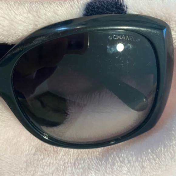 OFFERS WELCOMED- CHANEL Sunglasses - Picture 4 of 10